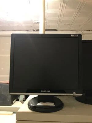 Samsung SyncMaster 931C - Image 1 of 3