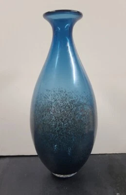 Jarrón de vidrio Pier 1 Imports azul con manchas doradas Foto 1 de 4