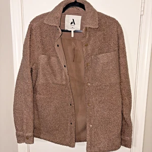 Nueva chaqueta Sherpa de peluche de gran tamaño Essentials para mujer con etiquetas - Imagen 1 de 7
