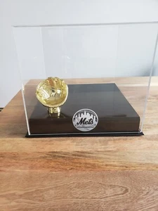 New York Mets Logo Batting Helmet and Ball Display Case - Picture 1 of 4