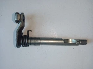 Yzf 250 01/05 Clutch Arm Mechanism - Picture 1 of 2