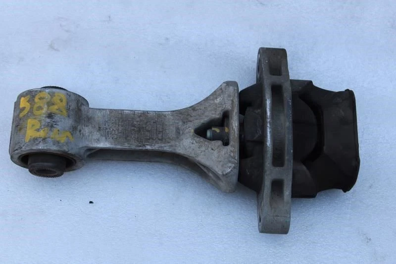 2016 2017 HYUNDAI ELANTRA GT REAR MOTOR ENGINE MOUNT 2.0L 21950-A5300 - Image 1 of 4