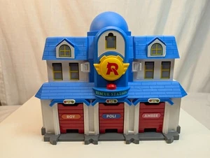 RoboCar Poli Transforming Headquarters Centro Soccorso, Silverlit, solo costruzione - Foto 1 di 24