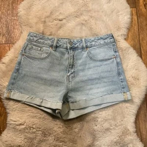 Pacsun Mom Stretch Shorts Size 27 Light Wash Raw Hem Roll Cuff - Picture 1 of 8