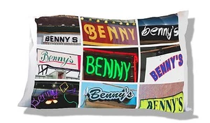 Personalisierter Kissenbezug BENNY mit dem Namen auf Fotos von Schildern - Bild 1 von 1