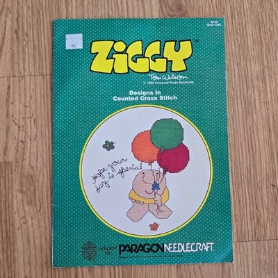 Libro de patrones de punto de cruz contado Ziggy 1982 vintage • Paragon Needlecraft Foto 1 de 3
