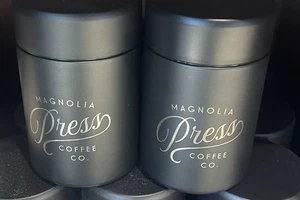 Magnolien Silos Kaffeebehälter 2 Stück. Ideal für Kaffee von Chip und Jo Silos - Bild 1 von 1