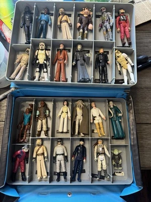 Vintage Kenner Empire Strikes Back Vinyl Carrying Case & 24 Star Wars Figures - Image 1 of 4
