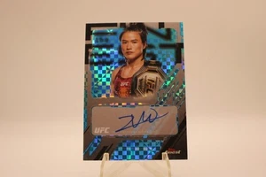 2025 Topps Finest UFC Zhang Weili The Finest Auto Refractor azul/75 - Imagen 1 de 2