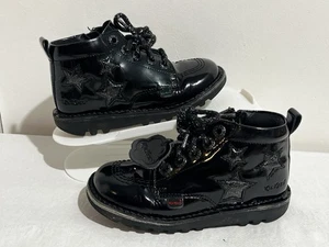 Botas Kickers EU 29 UK 11 Negro Patente Cremallera Lateral Con Cordones Zapatos Escolares Acento Estrella - Imagen 1 de 24