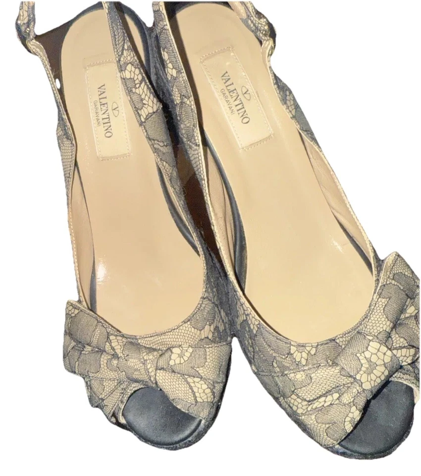 Sandalias de cuña Valentino Garavani negras con lazo de encaje alpargata talla 38 EE. UU. 7,5 Foto 1 de 4