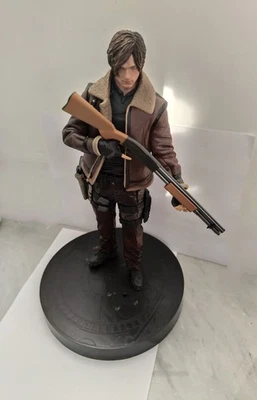 action figure Grande Resident Evil 4 Leon - Immagine 1 di 4