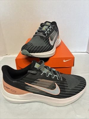 Nike Air Winflo 9 Women’s Size 11 - Image 1 of 4