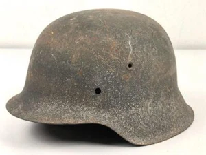 Stahlhelmglocke Modell 1942 . Ungereinigtes Stück mit Heereslackierung, 66er Glo - Picture 1 of 12