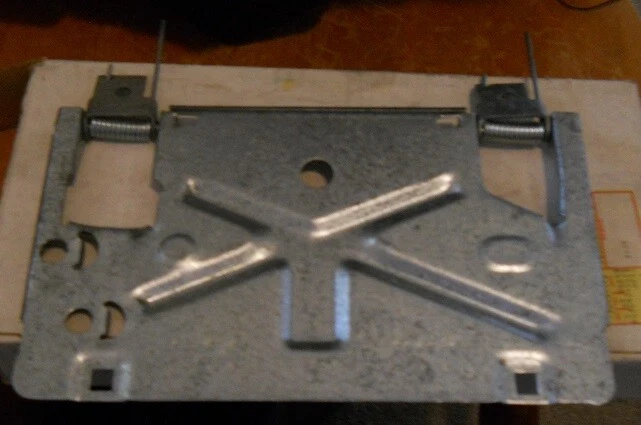 Porta de enchimento de combustível Oldsmobile Pontiac Chevrolet Buick NOS 1977-86 - Imagem 1 de 1