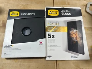 OTTERBOX 77-83151 Defender custodia e vetro per iPad 12,9 pollici 5a/4a e 3a generazione - Foto 1 di 6
