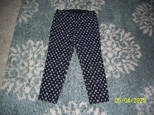 Lane Bryant Capri Pants Womens 14R Black/White Flowers, Elastic Waistband - Picture 1 of 4