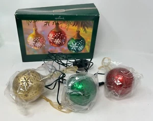 Bolas de nieve y caja de alimentación Hallmark 2005 Illuminations Snowflake - Imagen 1 de 9