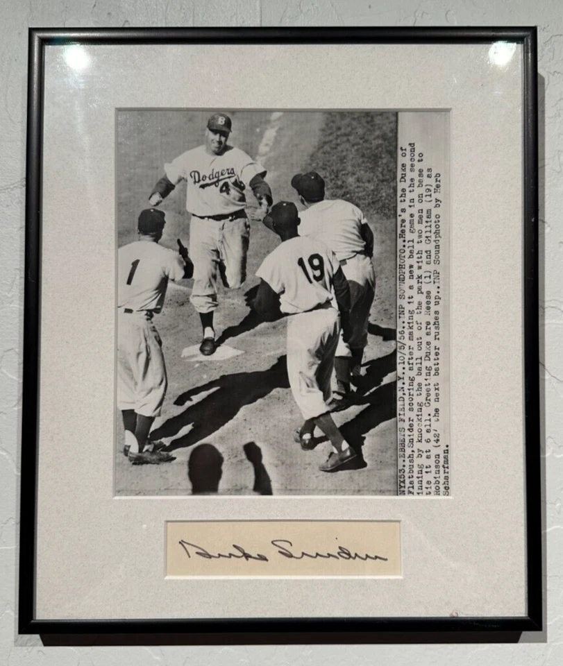 Duke Snider Cut Signature Framed with Photo & News Paper Clipping Dodgers - Image 1 of 3