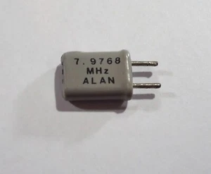 HC-25/U - 7,9768 MHz Radio Crystal - 0,039 pinów - Alan - Zdjęcie 1 z 1