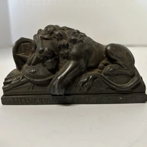 Antique Metal Lion Figure, Laying Swiss Guard Statue Figurine "Lion Of Lucerne" - Picture 1 of 11