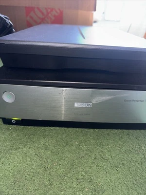Escáner fotográfico Epson Perfection V800 *PARA REPUESTOS* **SIN ADAPTADOR DE ALIMENTACIÓN** Foto 1 de 4