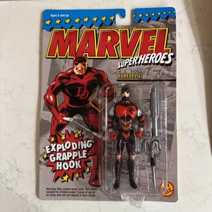 Vintage 1994 Toy Biz Marvel Daredevil Exploding Grapple Hook Actionfigur  - Bild 1 von 7