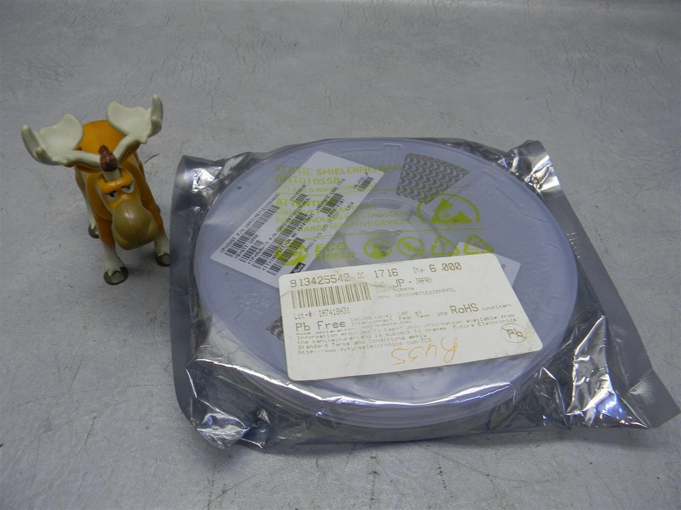 Carretes condensadores cerámicos Murata Electronics GRM31MR71E225KA93L de 6000 Foto 1 de 4