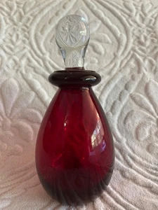 Vintage Rubinrot Glas Parfüm Flasche Dekanter mit Klarglas Stopfen 7" hoch - Bild 1 von 4