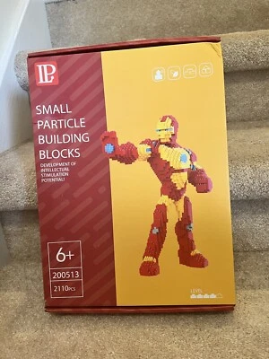 Mini blocos de construção de diamante Super Hero Iron Man 2110 peças - Imagem 1 de 3