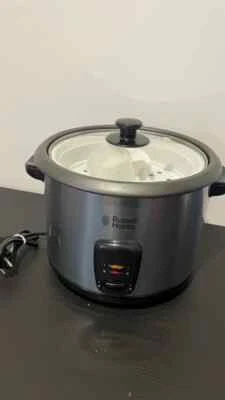 Cuociriso nera marca Russell Hobbs, completa di accessori - Immagine 1 di 4