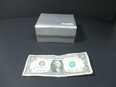 LA PRAIRIE - 旅行箱带磁性闭合 5 英寸 x 4 英寸 x 2 — 第 1/4 张图片