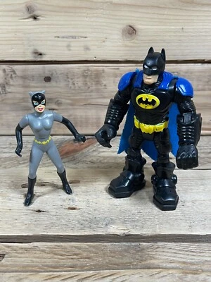 2x Batman Cat Woman Mattel 2010 Super Friends 5” & 4” Kenner 1993 Action Figure - Image 1 of 4