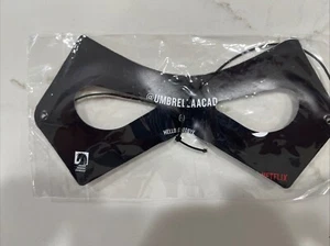 SDCC 2018 Umbrella Academy Mask Promo Netflix Dark Horse Comic Con Exclusive New - Picture 1 of 2