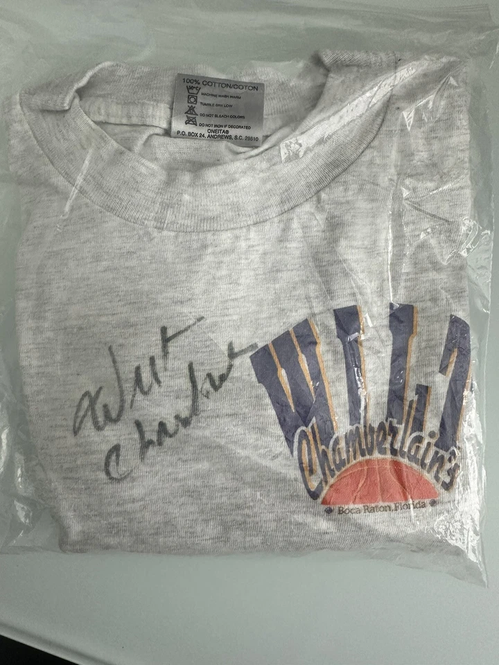 Wilt Chamberlain signed shirt from his Restaurant - Rare HTF - Image 1 of 4