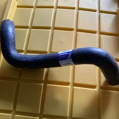 ACDelco #26345X, GM# 88909042 Molded Radiator Hose - Image 1 of 4
