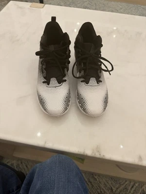 under armour shoes Boy Football Cleats - Image 1 of 4