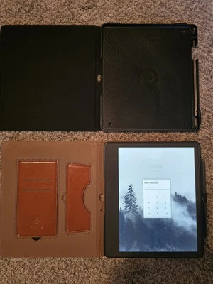 Amazon Kindle Scribe, Excellent Condition, 64 GB, with Premium Pen,  - Image 1 of 4