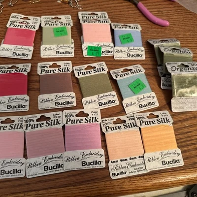 Lote de 16, 4 mm y 7 mm; 3 cintas de organza para bordar de seda Bucilla Foto 1 de 4