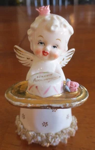 Vintage Napco Angel Porcelain Holding Happy Anniversary Cake Spaghetti Trim 4" - Picture 1 of 13