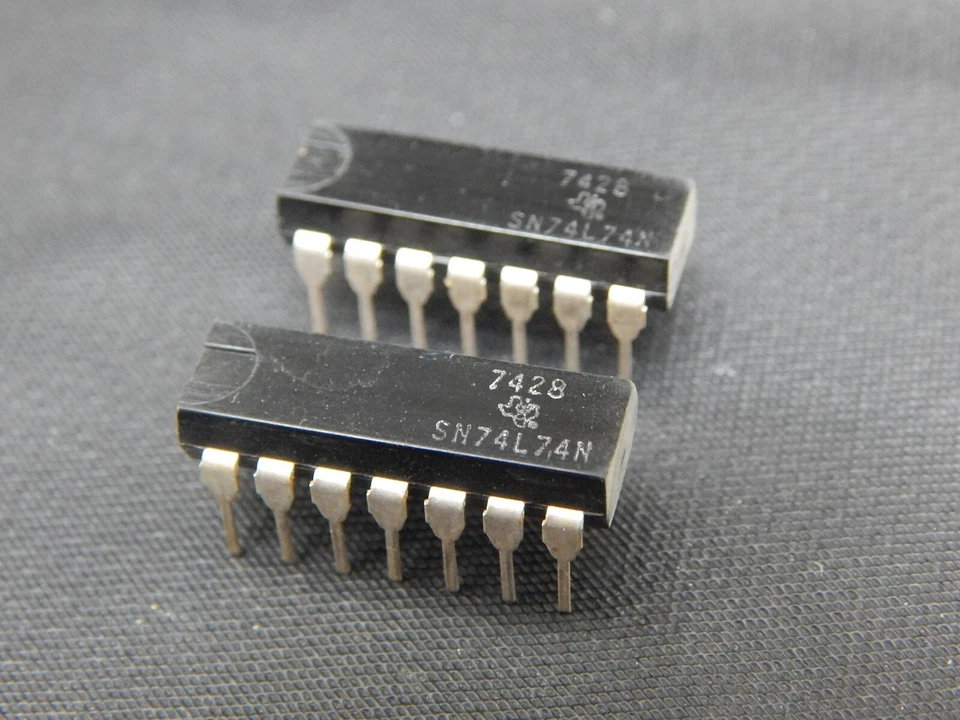 TEXAS INSTRUMENTS TI SN74L74N Flip Flop, Dual, D Type, 14 Pin DIP -LOT OF 2 IC'S - Image 1 of 1