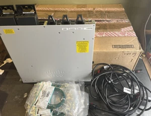 Conmutador de red UPOE C9300-48U-E V02 CATALIZADOR 9300 48 PUERTOS CON C9300-NM-2Q - Imagen 1 de 6