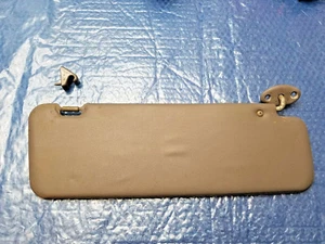 Sun Visor TOYOTA PICKUP Right 93 92 91 90 89 94 95 Gray w/ Hook - Picture 1 of 2