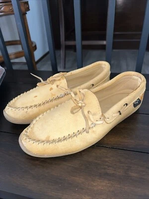 Handmade Canadian Moccasins Moose Hide Laurentian Chief by Eugene Cloutier - Image 1 of 4