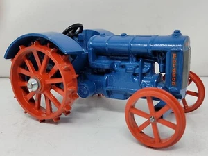 1/16 Fordson N Tractor - Collector Series #14 - Picture 1 of 4