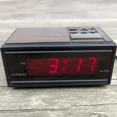 Rare Vintage LCD Digital Alarm Clock Cosmo Time E529B Tested And Works Cover