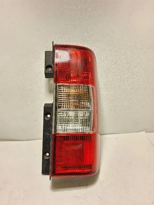 Luz trasera derecha del lado del pasajero Nissan NV2500 2012-2020 OEM Foto 1 de 4