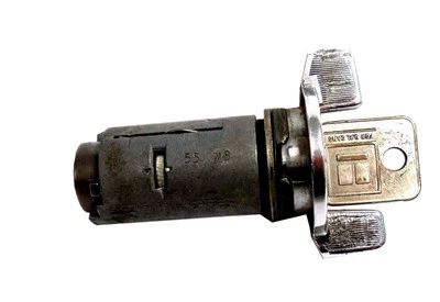 Standard GM Ignition Starter Switch Assembly With 1 Key - Image 1 of 2