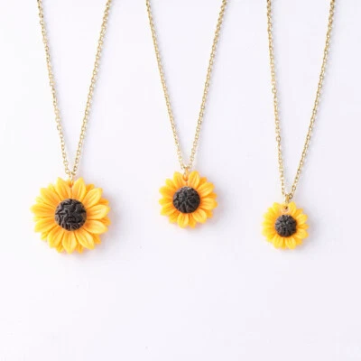 Nuovo Girasole Ciondolo Collana Oro e Argento Catena 15mm 18mm 25mm Resina Fiore - Immagine 1 di 4