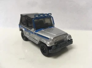 1993 93 Jeep Wrangler Jurassic Park Collectible 1/64 Scale Diecast Diorama Model - Picture 1 of 4